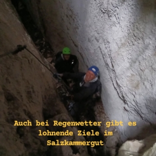 Da merkt man den Unterschied zu den Profis: die wissen was man wann am besten macht.

#dachstein 
#dachsteinwest #stairwaytoheaven #skyladder 
#klettersteigbergführer  #klettersteigzentrumgosau #klettersteiggoisern
#lasereralpin 
#lasereralpinsteig #climbing #climbingpicturesofinstagram