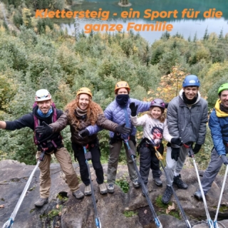 Familientag im Klettersteigzentrum Gosau. Perfekt den Zag genutzt, gar nicht kalt.

#dachstein #dachsteinwest #donnerkogelklettersteig #viralreels #visitskyladder #visitsalzkammergut #visitgosau #visitgosau #viaferrataguide #visitsalzburg #bergführer
#klettersteig
#klettersteigzentru.godau
#klettersteigdachstein